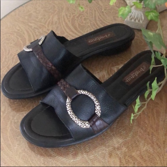Brighton slip on soft leather sandals SZ 7.5 - Picture 1 of 8